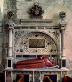 WYLDE-MONUMENT.-ST-PETERS-CHURCH-DROITWICH-Paul-Jones